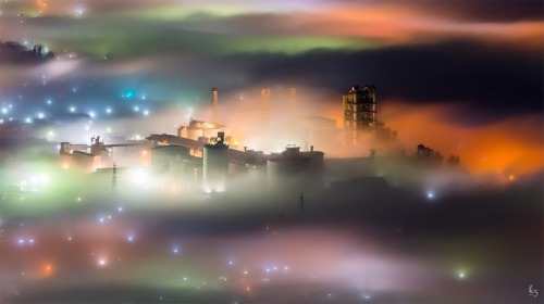 mymodernmet:Ethereal “Sea of Clouds” Cloaks Japan in a Pastel-Colored Fog