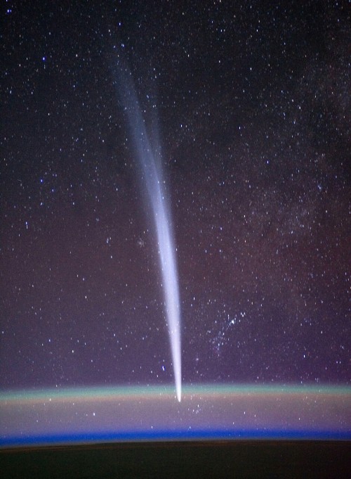 janimalia: C/2011 W3 (Lovejoy) | NASA/Dan Burbank December 22, 2011