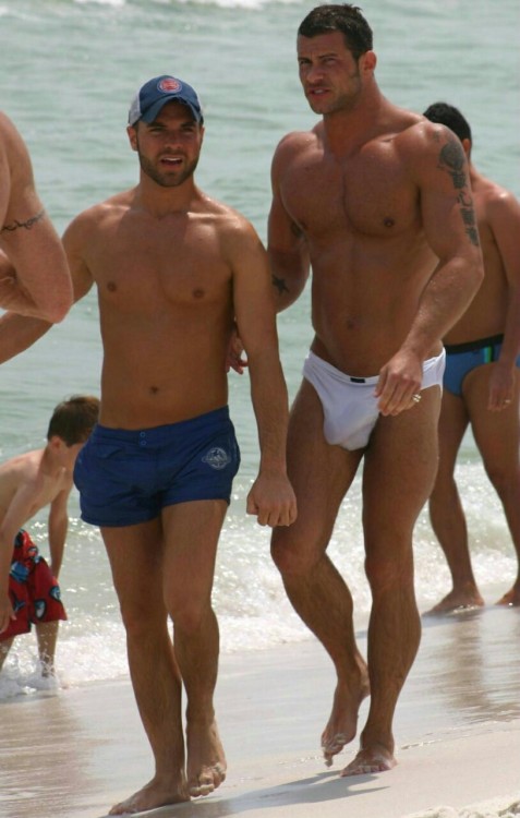 stratisxx:I remember this pic from my old blog. This hot guy at Elia beach Mykonos was over 6'5 feet