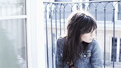 circeswildthings:  daisy lowe is captivating 