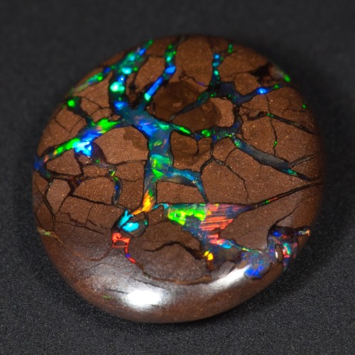 fucktheflagandfuckyou: holographite: Boulder Opal deadass thought this was some sort of magical cosm