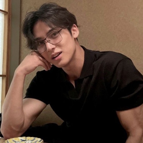 Watching A Scary Movie With Gyu But Youre Used To Watching Scary Movies So You Just Watch With A Straight