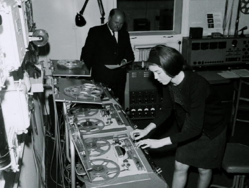 whatthefoucault: atearsarahjane: cookiepianos: Ron Grainer and the BBC Radiophonic Workshop working 