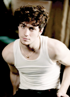  Aaron Taylor-Johnson 