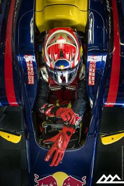 skibum11:  RedBull Racer Source:http://500px.com/philip-platzer