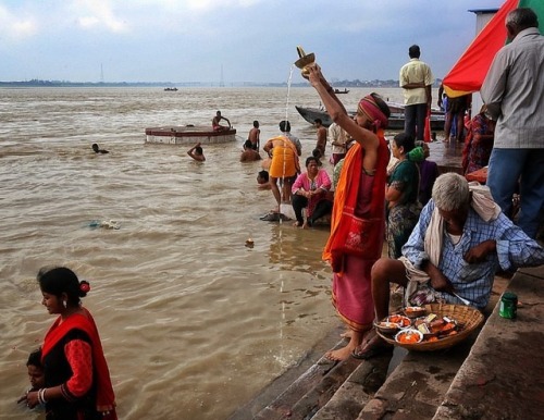 #varanasi #ganga #people #life #kashi #banaras #benares (at Varanasi, India)