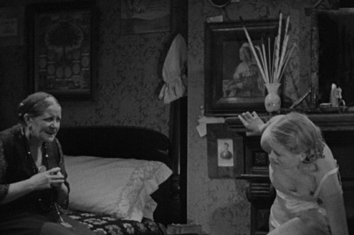The mesmerising Gloria Stuart (1910-2010) in The Old Dark House (1932)
