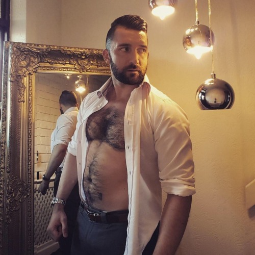daddystarmusic:  LeothebearUK babies I really do have some beautiful buddies  I love my life 😍❤️💦
