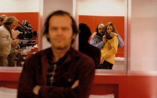 wedontdeserveheads:Stanley Kubrick taking a mirror selfie with his daughter, while Jack Nicholson th