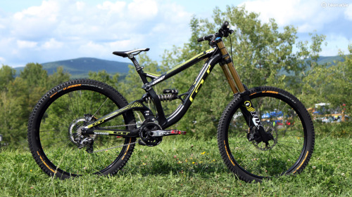 chirosangaku:  Pro bike: Rachel Atherton’s GT Fury World Cup - BikeRadar