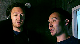 buzzfeedunsolvedgifs:ryan &amp; shane + height difference↳ requested by anonymous