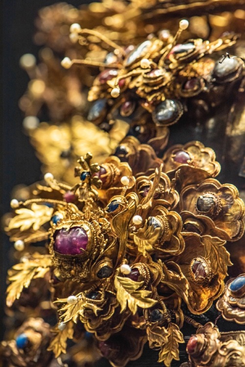 Guizhou Provincial Museum Collection - gold phoenix crown of Ming Dynasty. This is the only Ming dyn