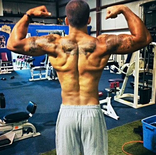 hottiesofthiscentury:  imagine getting fucked by Kofi……the things I’d do to this man!!! he has no idea!!!  http://hottiesofthiscentury.tumblr.com