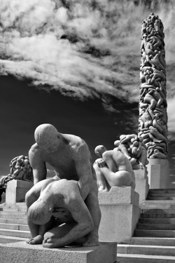 prazermasculino:  Vigelansparken,Oslo,Norway   Cool