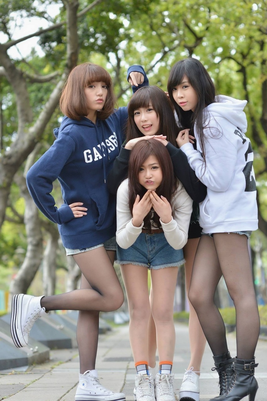 Girls & Tights. Women & Pantyhose.