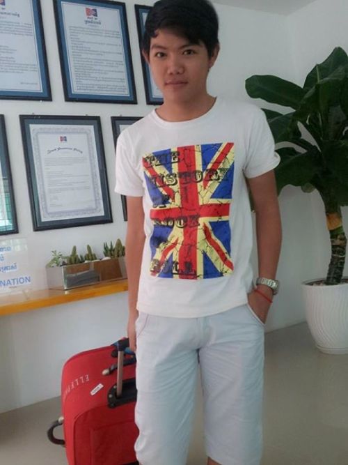 ahumongouspuppystudent: kosal007: deeeesblog: cambodia boy Who know his Facebook @ គាត់អើយគាត់ល្បីរហ