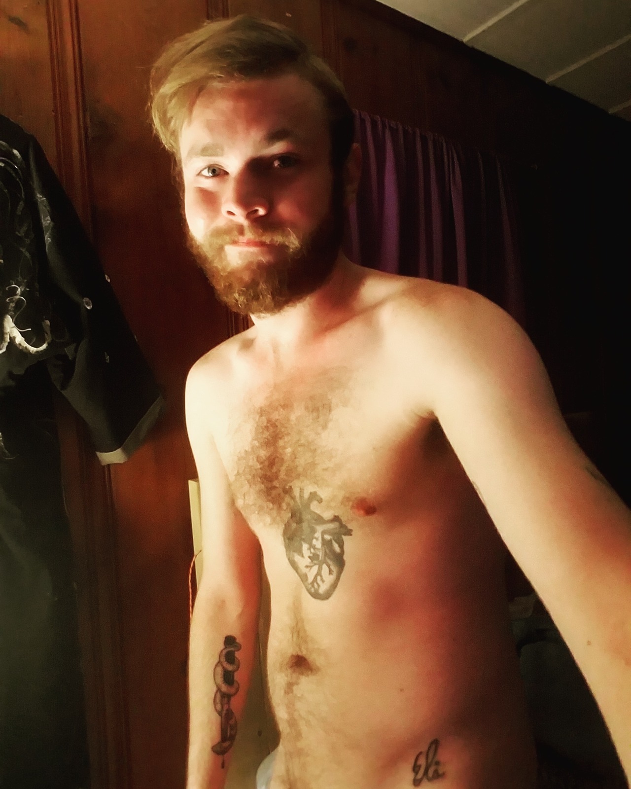 dakota-cub: Freah stick and poke on my hip. It’s ment to represent my husband specifically