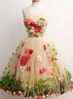 cafesounds:  dresses from chotronette 