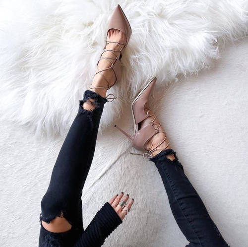streetstyleseekers:  Fashion Must-Haves &gt;&gt;  