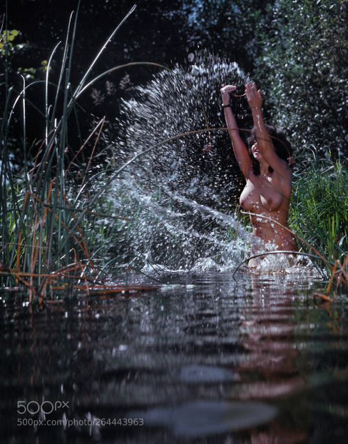 omgchoppedgoateedinosaurfan: naked girl on the riverbank by zadiraka