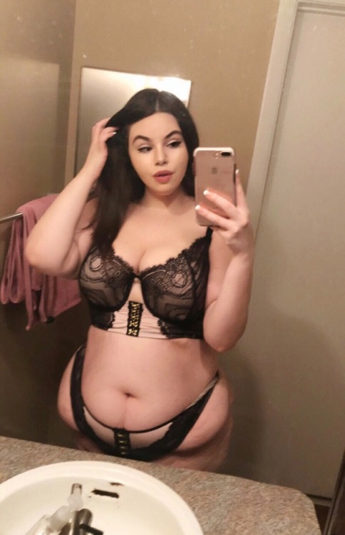 greatbigfatperson: me & my gut just hanging out