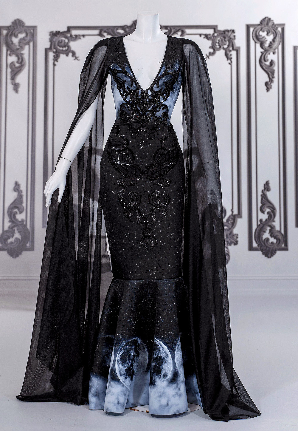 evermore-fashion:Wulgaria ‘Black Lace Moon Phases’ Haute Couture Gowns ...