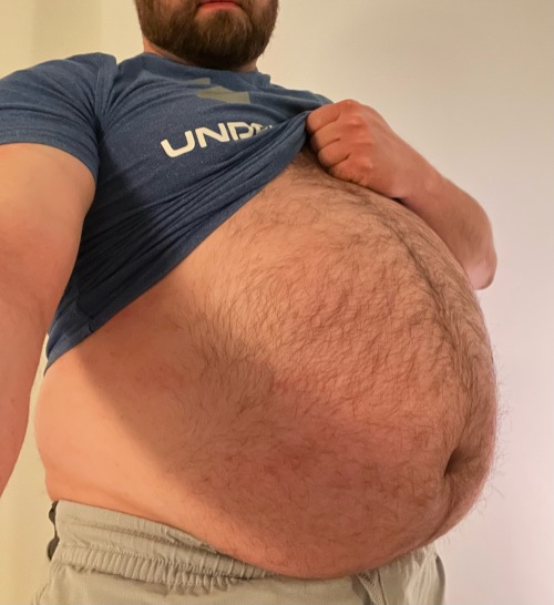 earthyjim:expanding-bulk:Expanding bigger and rounder with every meal. Keep filling