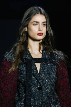 ohmarinemarine:  Taylor Hill @ 3.1 Phillip