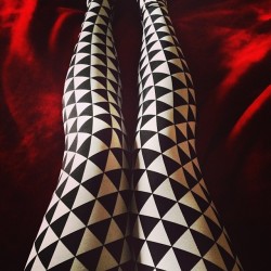 mutleydoy:  Leggings of the day #blackmilkclothing #blackmilk #bmtrianglebwlegs #fashion #leggings #streetstyle #triangles #black #white 