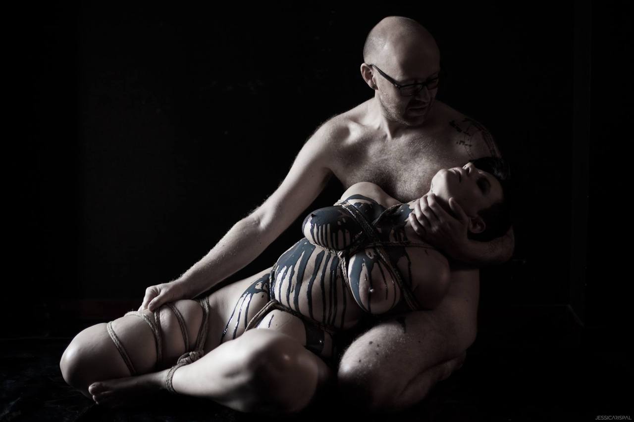 amaury-grisel-shibari:  La pietà, revue et corrigée par Jessica RispalShibari and