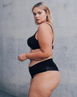 thinfatfit:  instagram.com/charlottekuhrt
