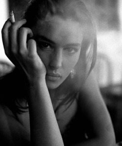 stevemcqueened:Monica Bellucci photographed