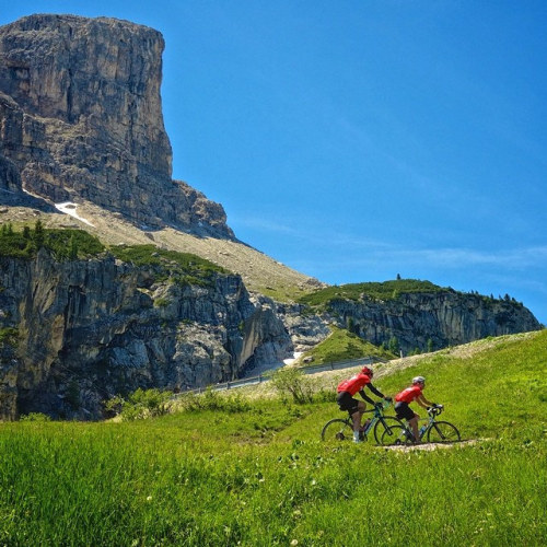 hm7: The mighty Dolomites by Alain Rumpf on Flickr.