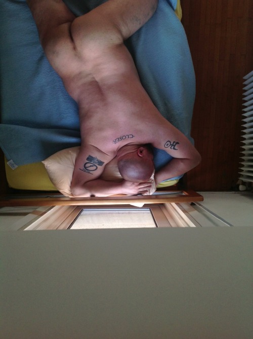 silentlywalkingbear:  Bed time 