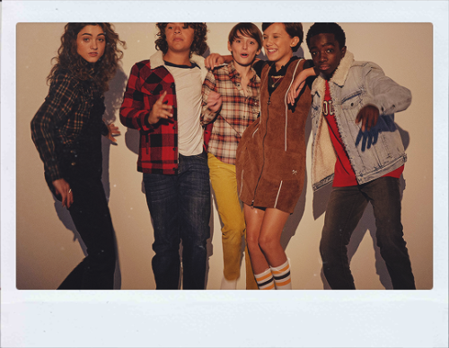 genderphobia:emmacharlottewatson:‘Stranger Things’ Cast + PHOTOSHOOTSprotect them at all cost