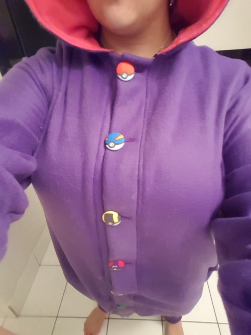 askcaffeinehazard: OMG YOU GUYS. I literally got home from holiday today to find a big box on our ki