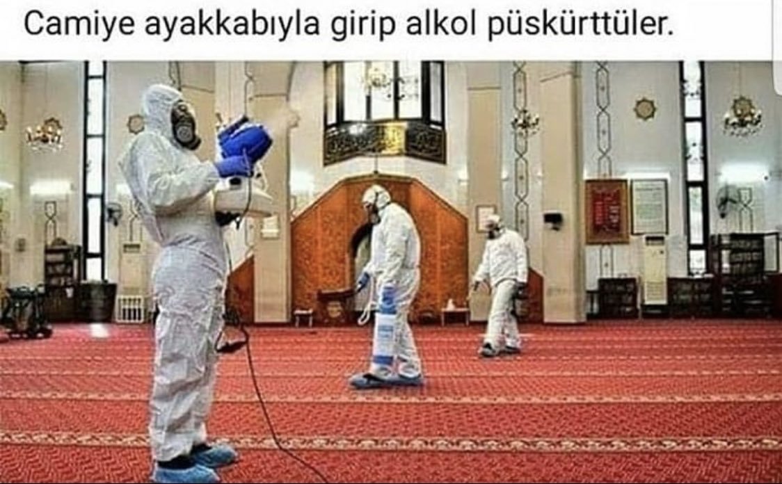 Camiye ayakkabıyla girip...