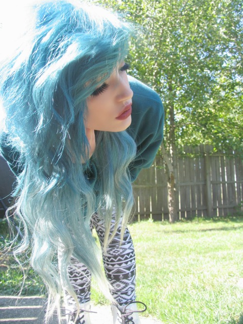 childlikew0nder:  drownmeinlisafrank:  I like my hair  pastel goth blog ✖‿✖ 