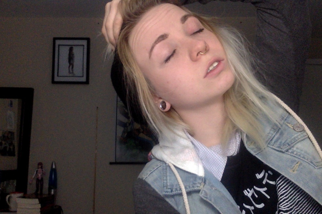 semeotic:  feelin myself!!!!  alex got good teeth yo