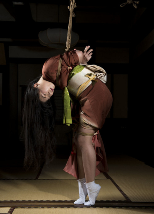 japanesebdsmofficial:  Kinbaku Naka Akira Model Kasumi Hourai 