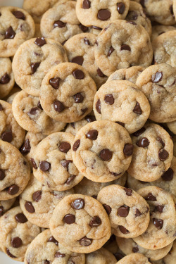 verticalfood:  Chocolate Chip Cookie Bites