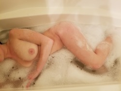 sandt721:  sandt721:  sandt721:  Bath time