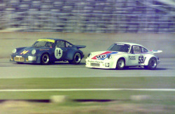 toomuchgrip:  Porsche 911’s at 1975 Daytona