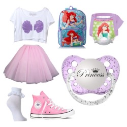 primal-littleprincess:  Guys wook at da widdle mermaid outfit I mades!!! 