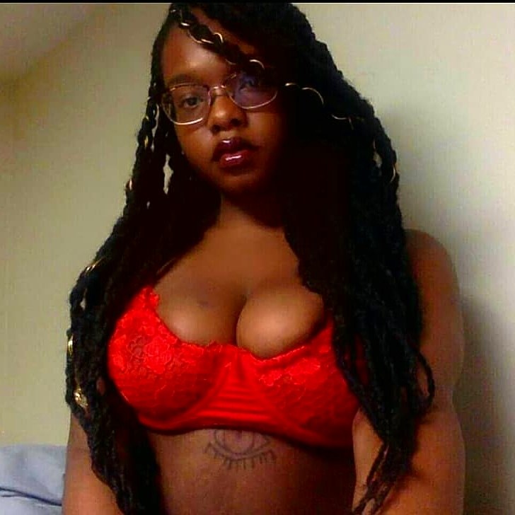 darkkcherry:  what she lacks in age she makes up for in maddness 