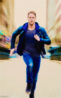 entranceshiya:  Jake McDorman ♥ as Brian Finch in Limitless My Livejournal : http://entrance-icons.livejournal.com