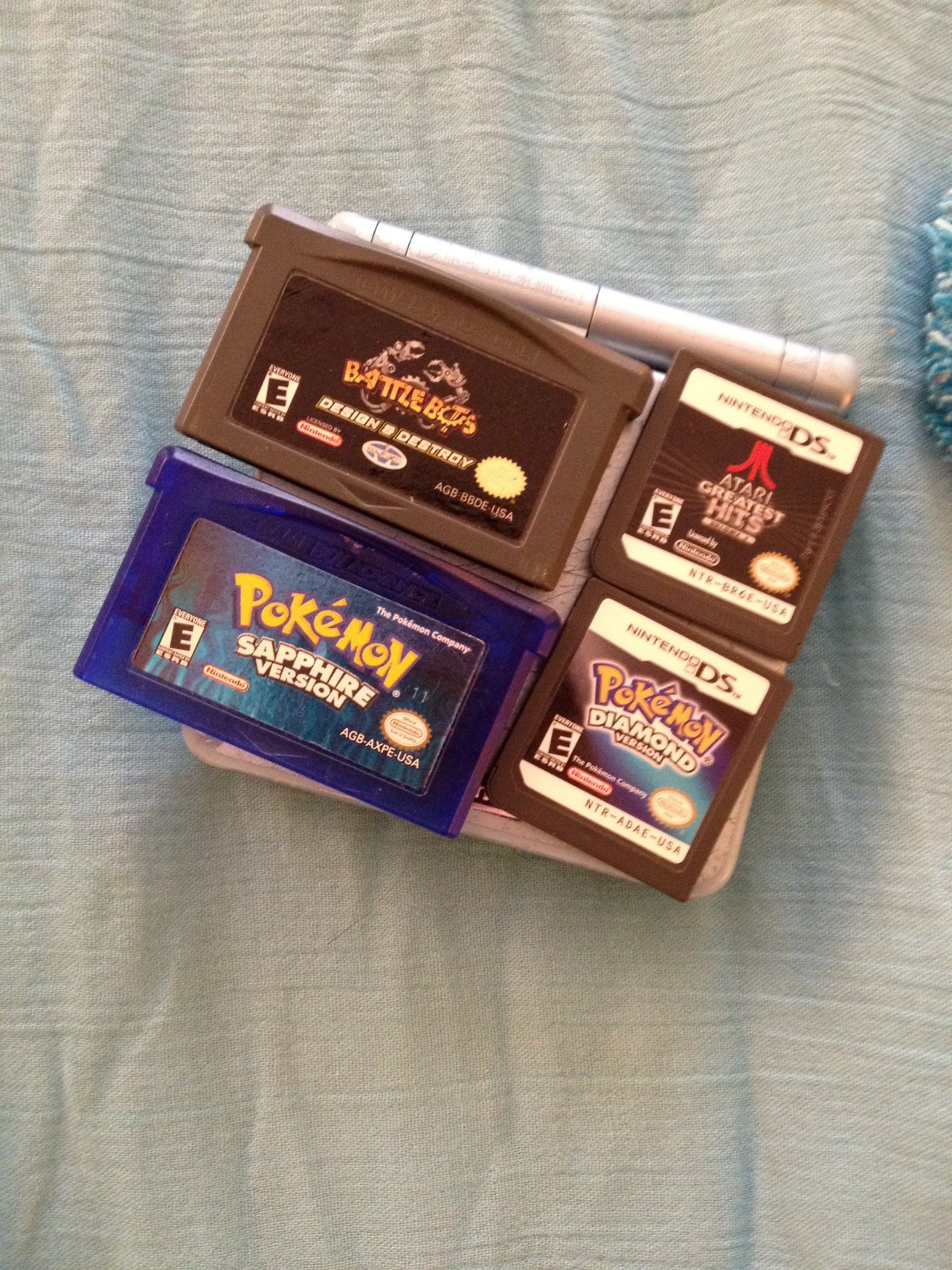 wwhat-do-wwe-havve-here:  I’m having a giveaway because I have too much crap and