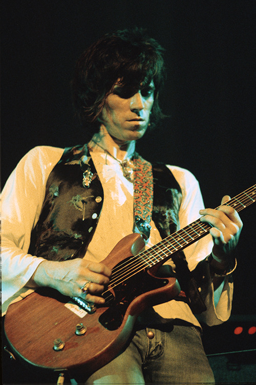 satya-:   Keith Richards  ☾ 