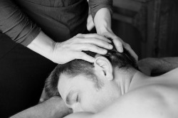 yournaughtydirtylittlesecret:  Again - the hair. Can I interest you in a head massage, to later turn to the other head? The latter I prefer to do with my mouth…