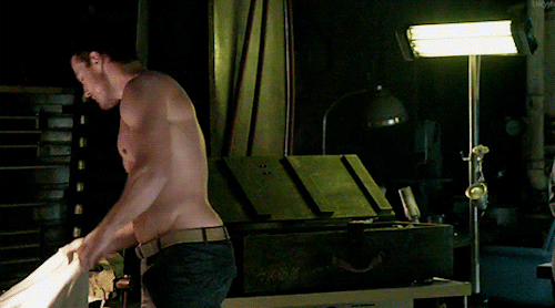 Oliver Training In Arrow 1x11 Trust But Verify.